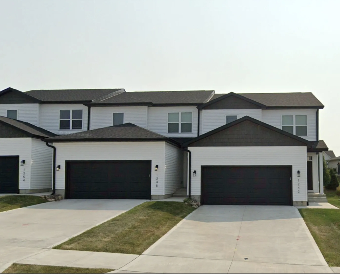 1306 E 28th St - 1